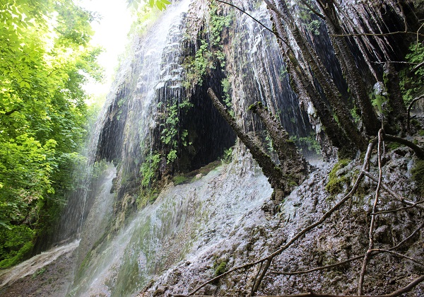 آبشار پیرغار گالیکش