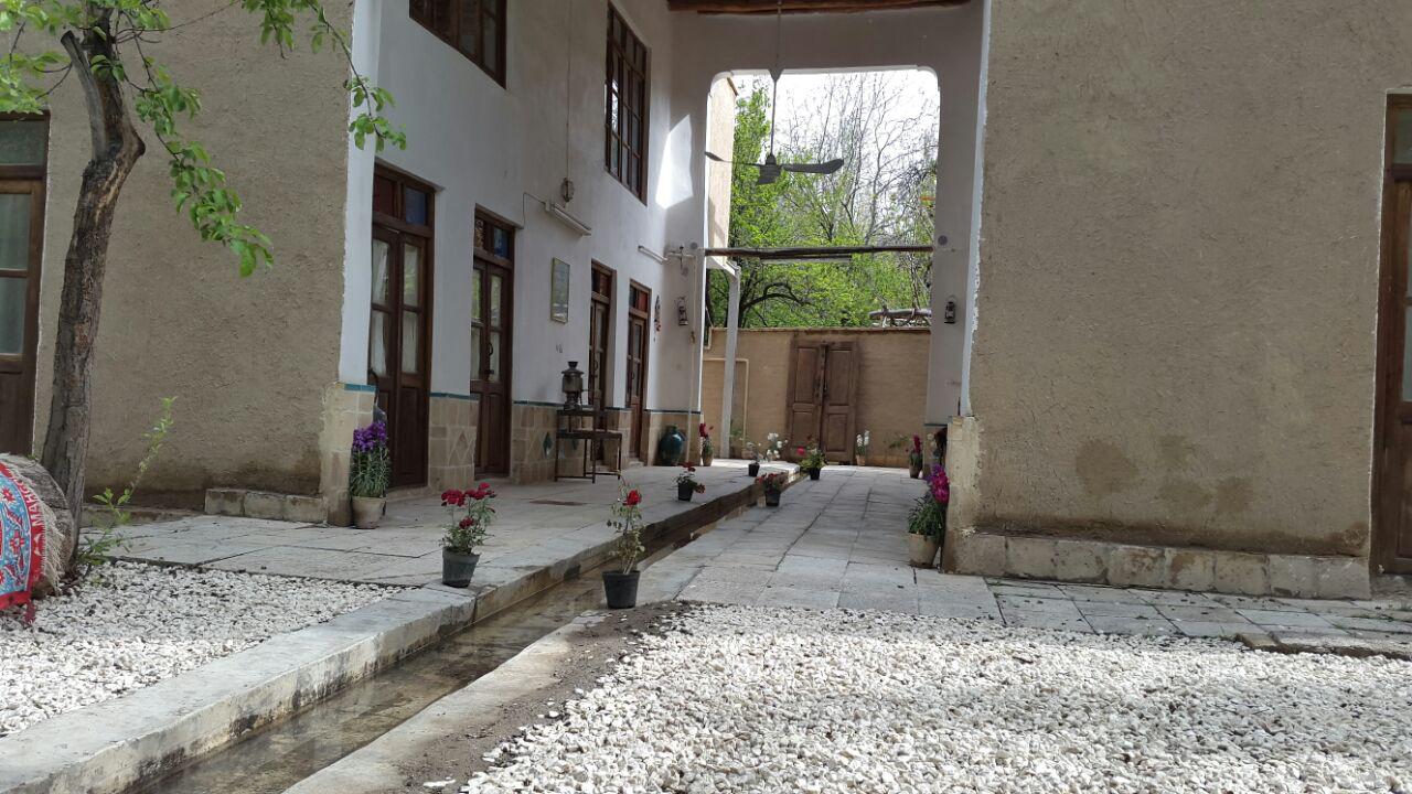 هتل سنتی کوشک آقا محمد قمصر
