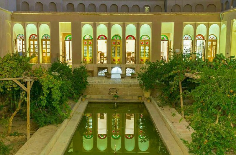 هتل آقازاده ابرکوه