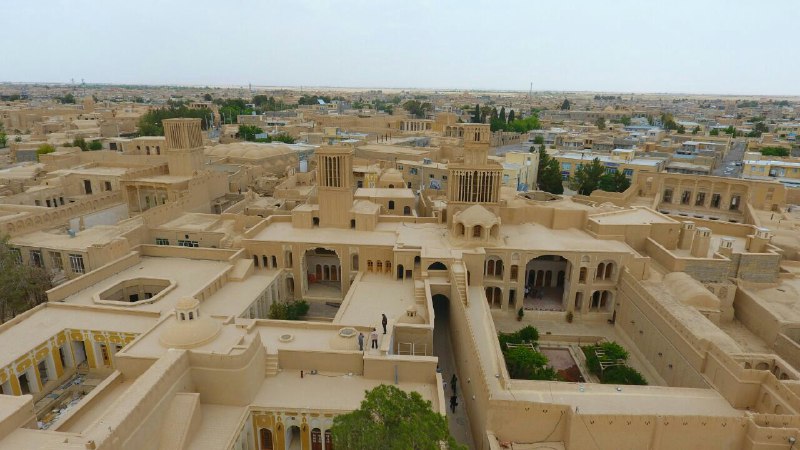 هتل آقازاده ابرکوه