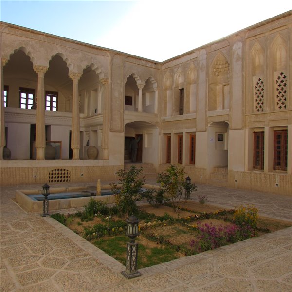 موزه مردم شناسی ابرکوه