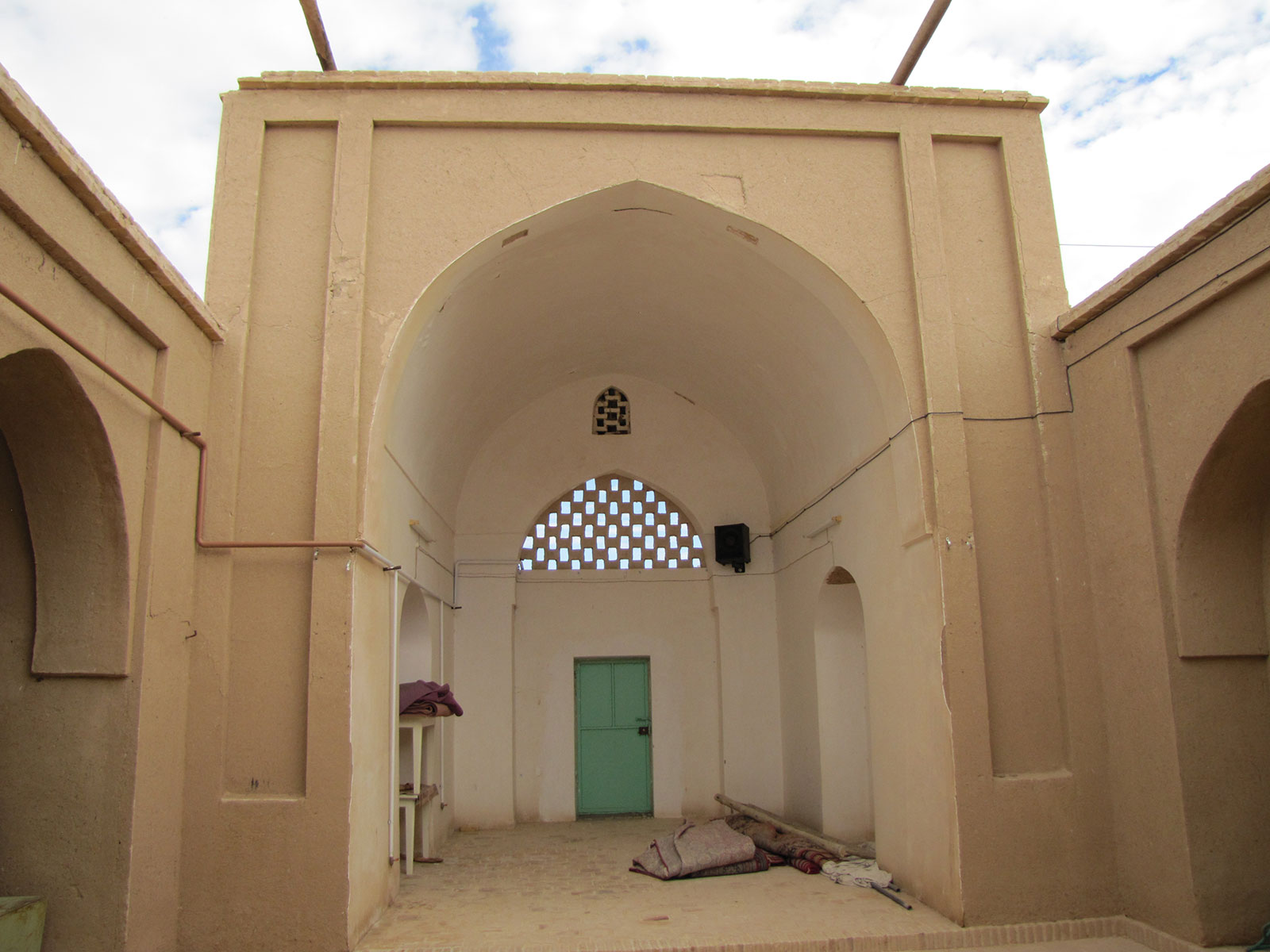 مسجد بیرون ابرکوه