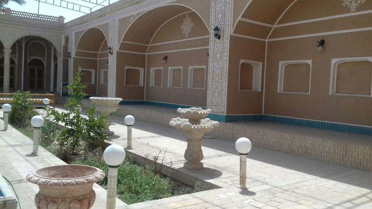 باغ تیتو بافق