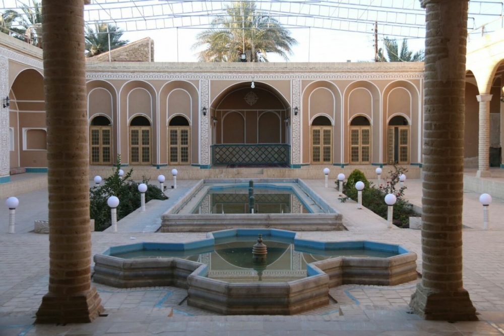 باغ تیتو بافق