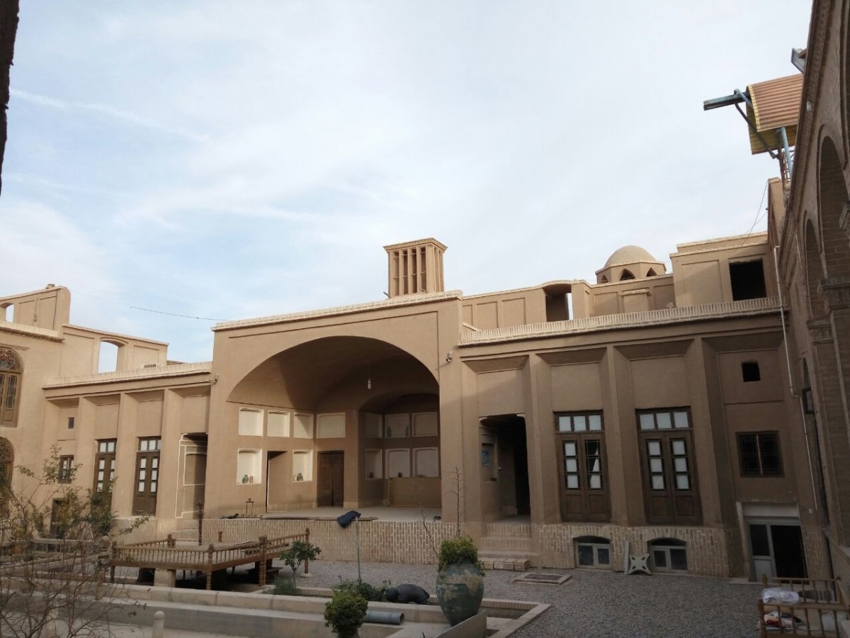 هتل سنتی خانه سیگاری یزد