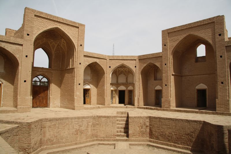 مدرسه علیا در فردوس