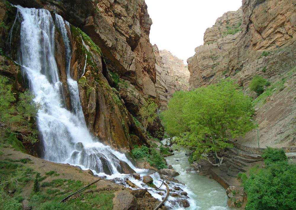 آبشار آب سفید الیگودرز