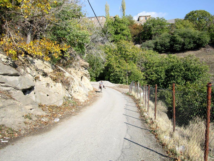 روستای وردیج و کوه ارواح سنگی