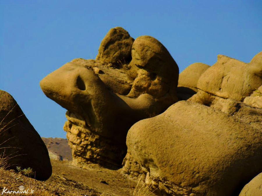 روستای وردیج و کوه ارواح سنگی