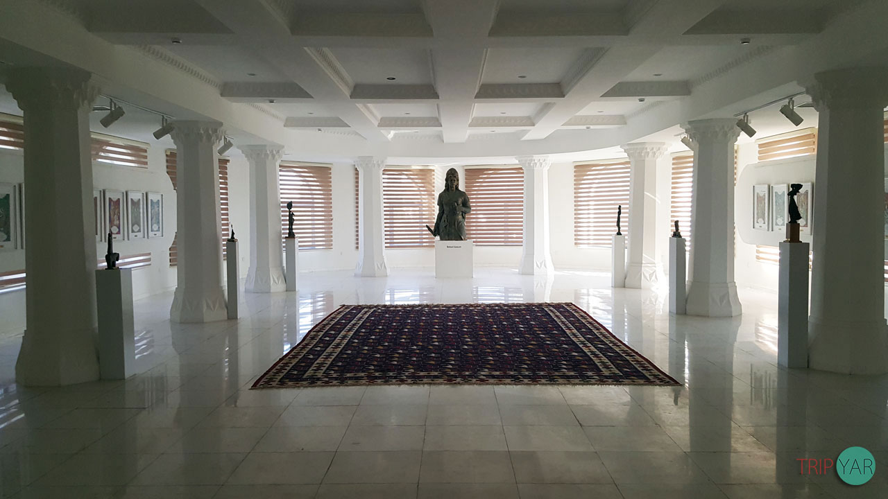 مرکز و بنیاد مهستی گنجوی