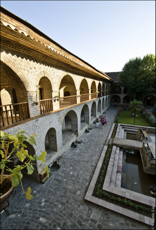 هتل یوخاری کاروانسرای شکی