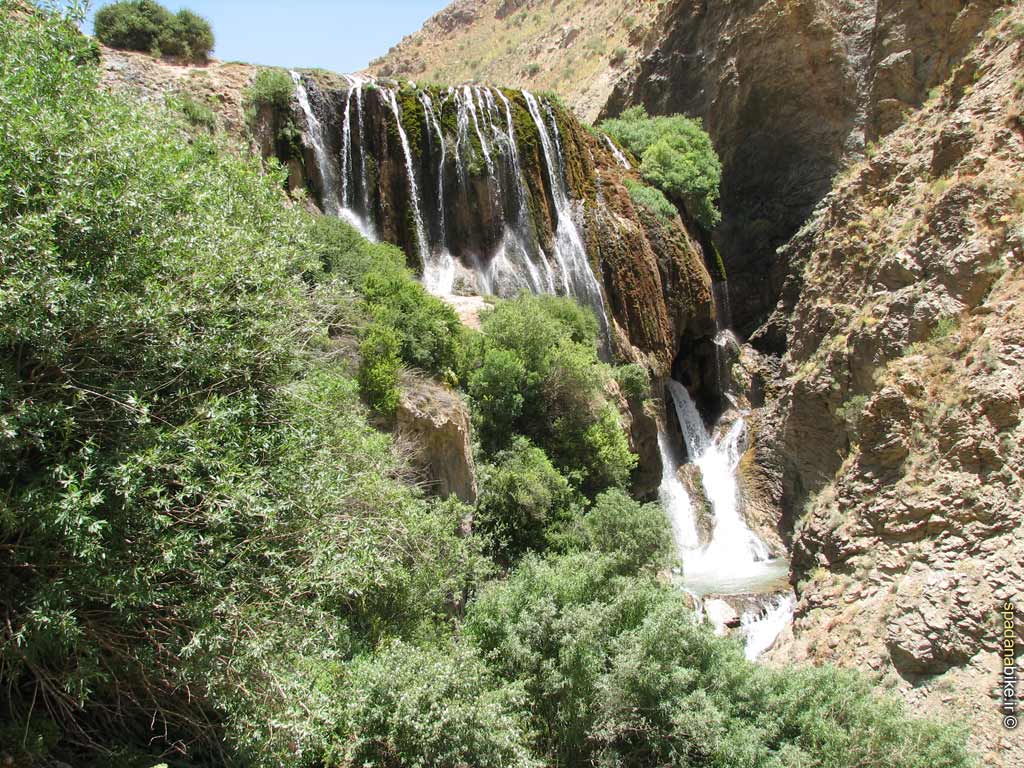 آبشار پونه زار فریدون شهر