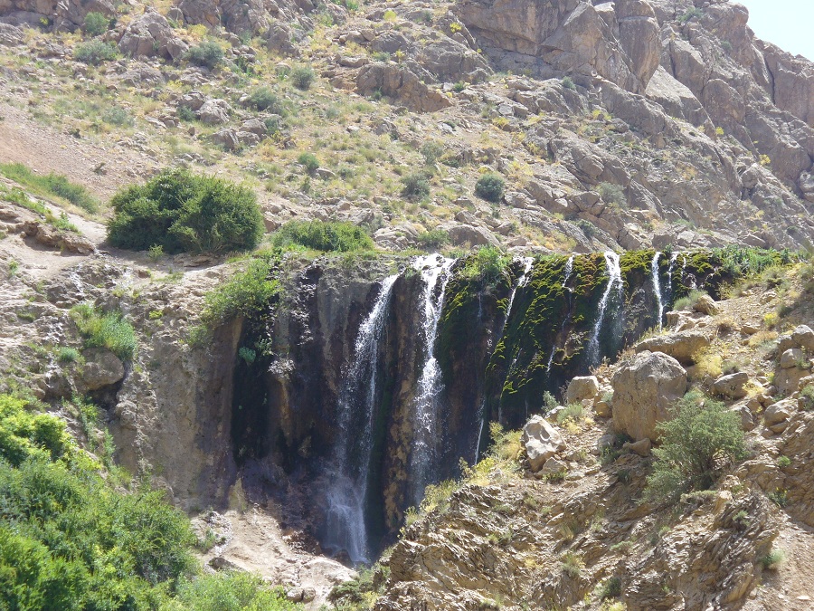 آبشار پونه زار فریدون شهر