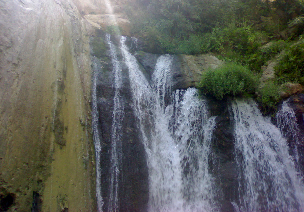 وارک آبشاری بکر در لرستان 
