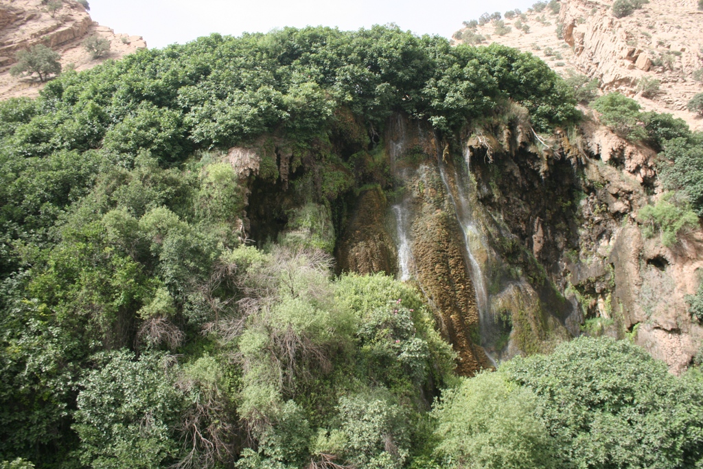 آیا از آبشار چپی و راسی دیدن کرده‌اید؟