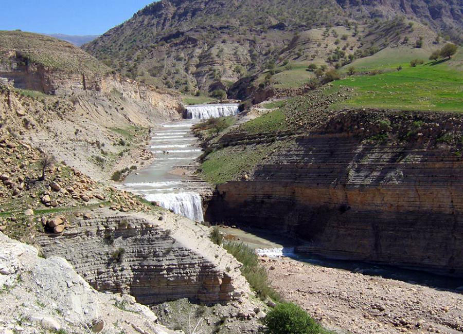 آبشارهای هفت گانه دهلران