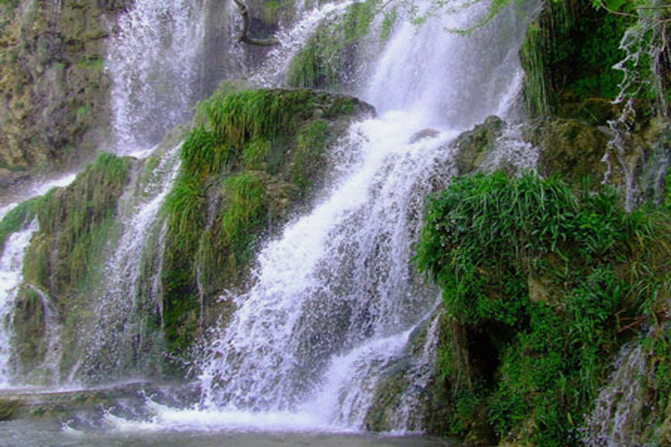 آبشار نیاسر کاشان