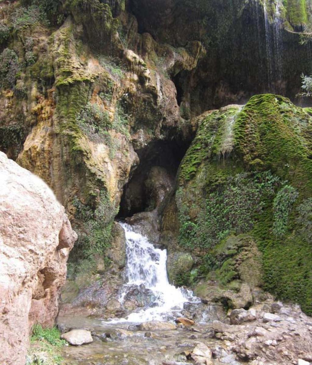 آسیاب خرابه آبشاری دیدنی در آذربایجان‌شرقی 
