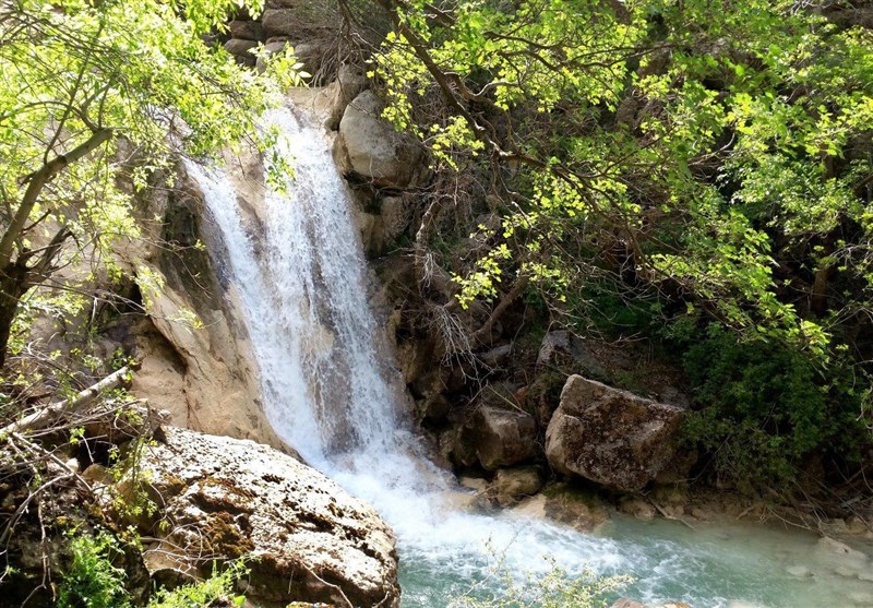 آبشار نای انگیز
