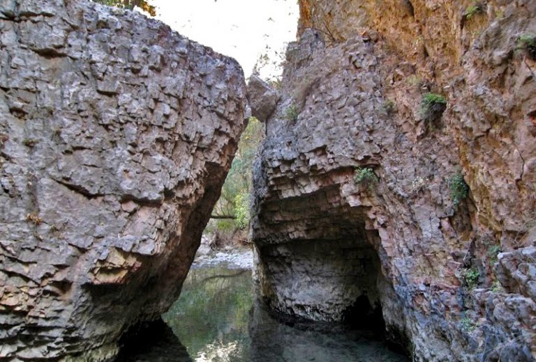 تنگ گمبیل سپیدان