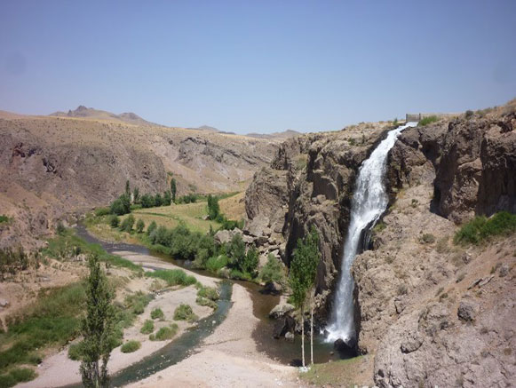 آبشار سد آیدوغموش