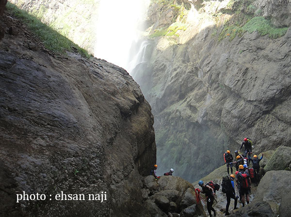 تنگ زندان