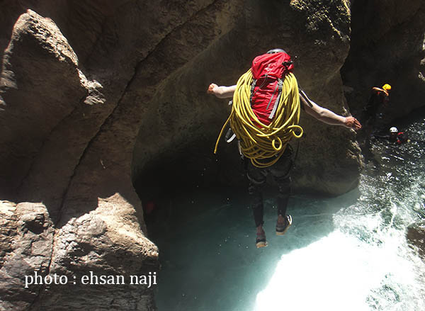 تنگ زندان