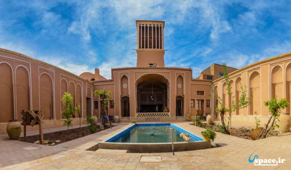 اقامتگاه بوم گردی عطار میبد