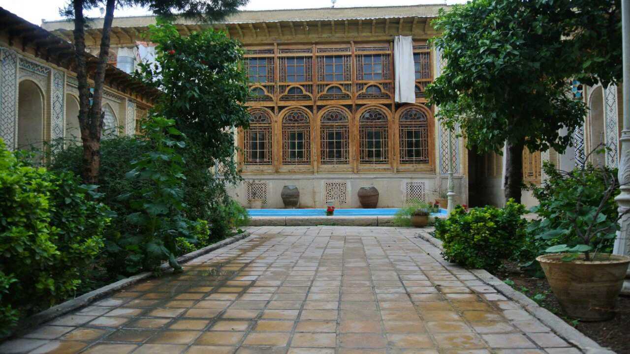 آیا به خانه فروغ الملک شیراز سفر کرده‌اید؟
