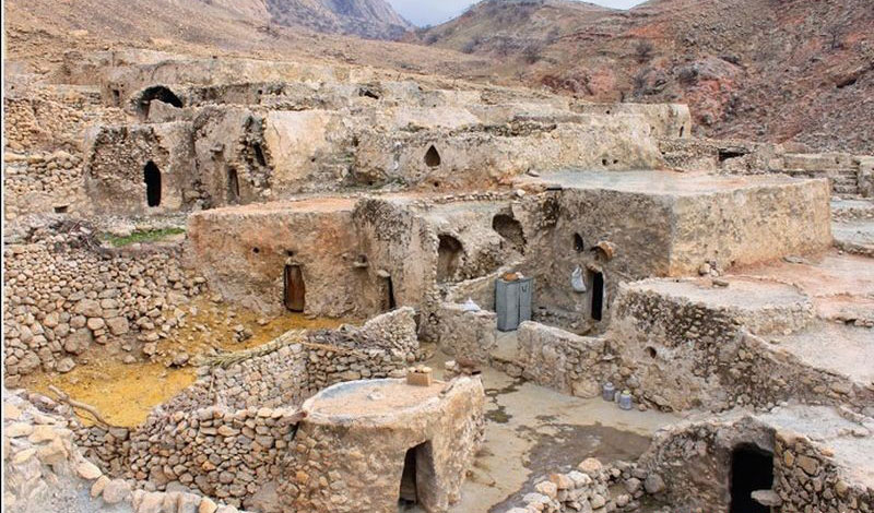 لیوس روستای تمام سنگی ایران 