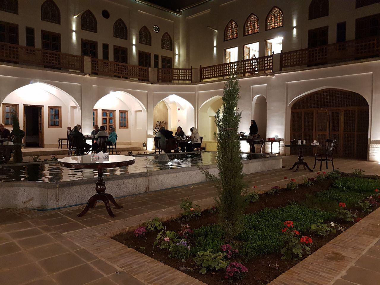 اقامتگاه سنتی خانه مرشدی2(ادیب)