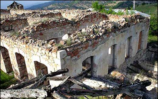 عمارت و کلیسای تومانیانس