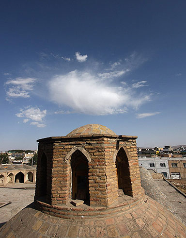 آرامگاه قطب الدین حیدر