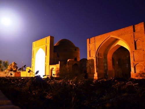 آرامگاه قطب الدین حیدر