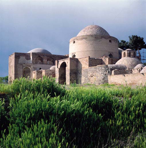 آرامگاه قطب الدین حیدر