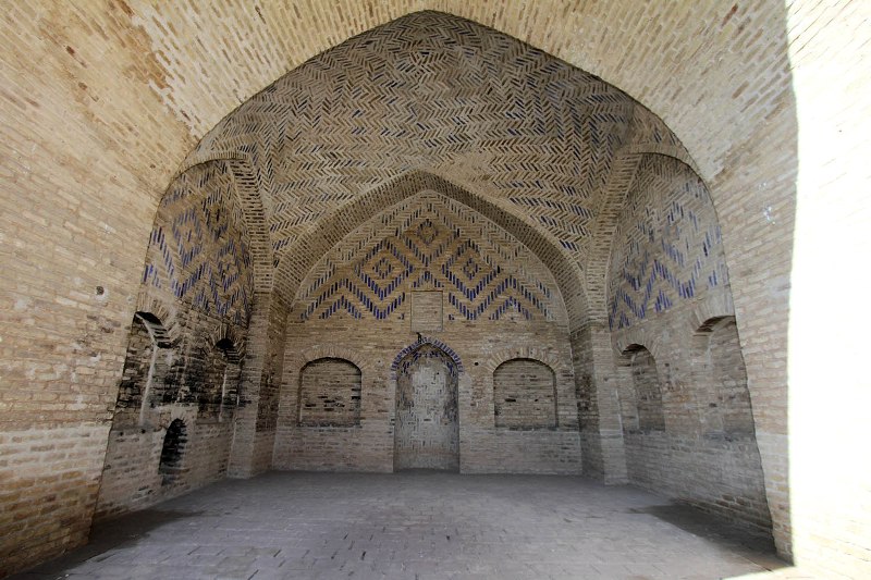 آرامگاه قطب الدین حیدر