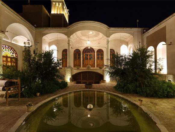 هتل سنتی مرشدی کاشان