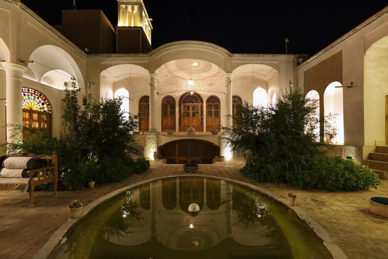 هتل سنتی مرشدی کاشان