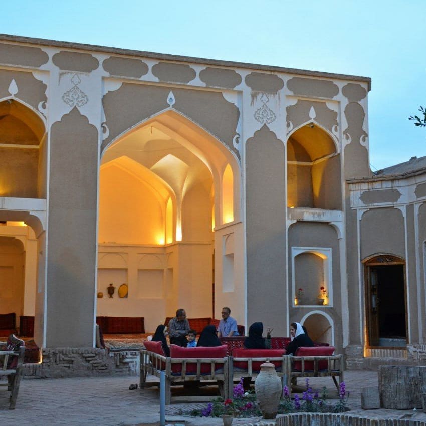 اقامتگاه قوامیه ریاب