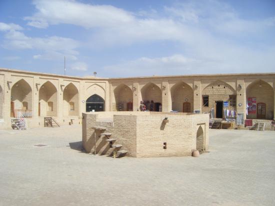 کاروانسرای عباسی میبد