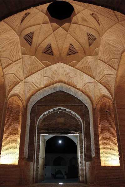 کاروانسرای عباسی میبد