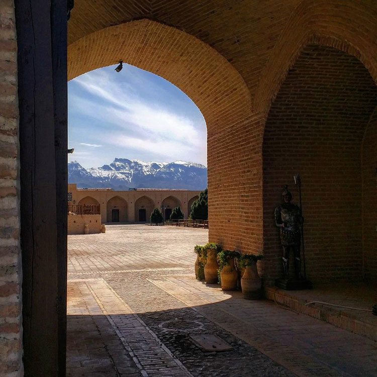 کاروانسرای عباسی میبد