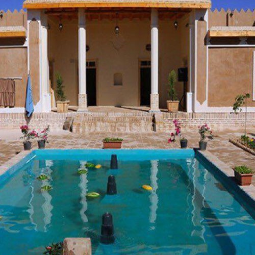 اقامتگاه بوم گردی ارگ رادکان