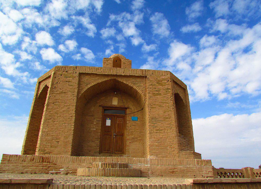 آرامگاه ابن حسام خوسفی