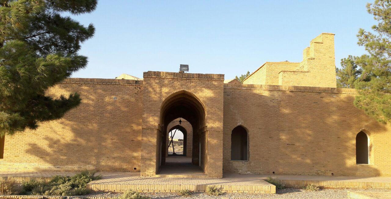 آرامگاه شیخ علاءالدوله سمنانی