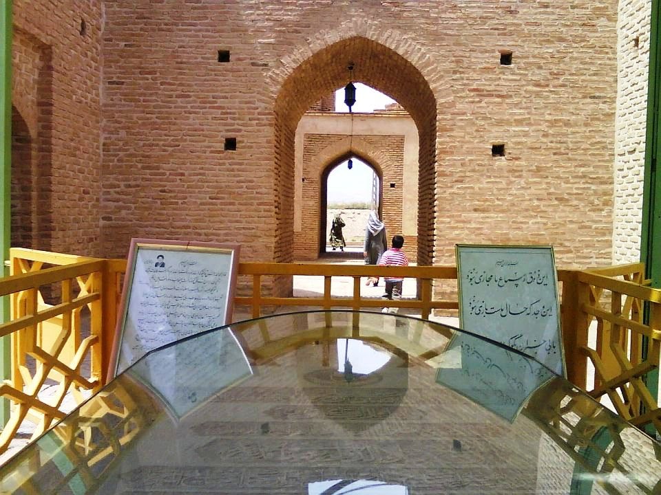 آرامگاه شیخ علاءالدوله سمنانی