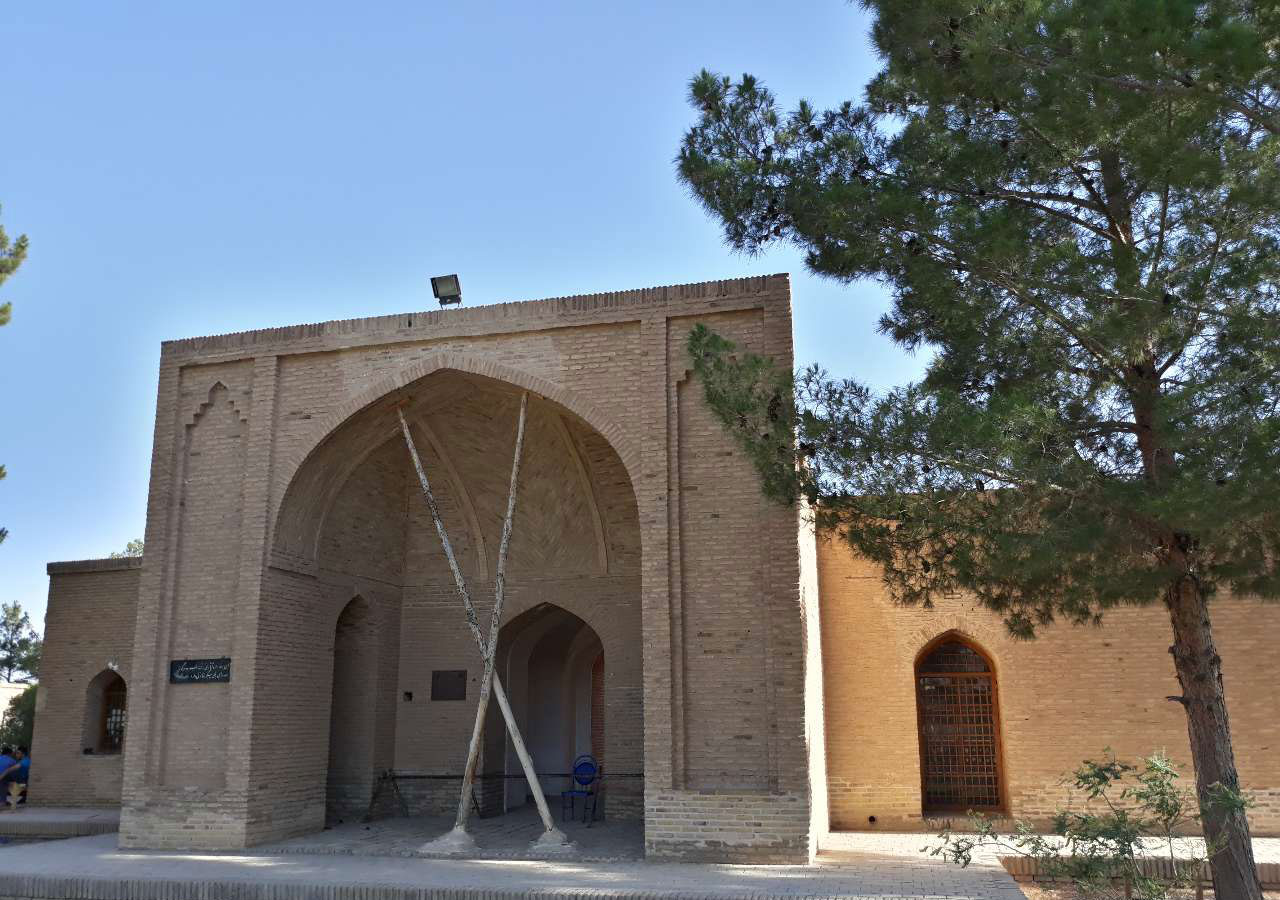 آرامگاه شیخ علاءالدوله سمنانی