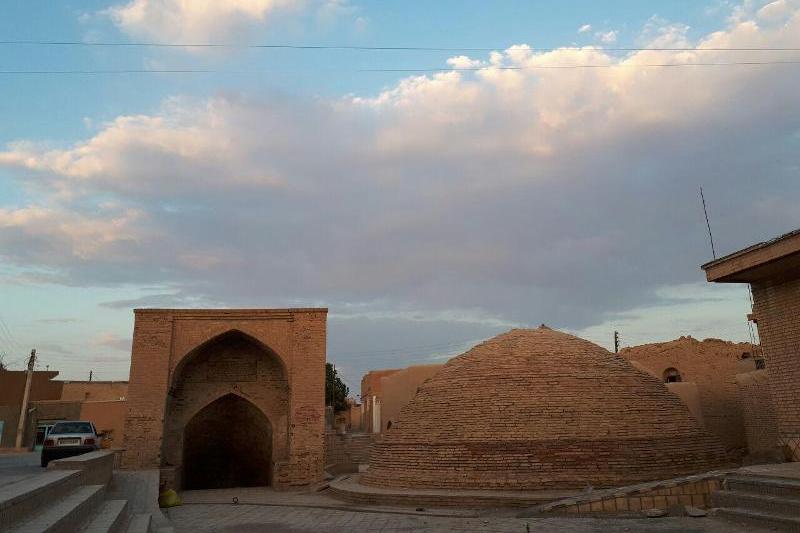 روستای بیابانک سرخه