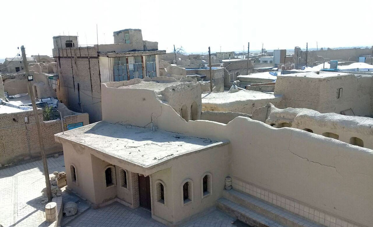روستای بیابانک سرخه