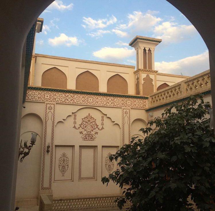اقامتگاه سنتی نه چم کاشان